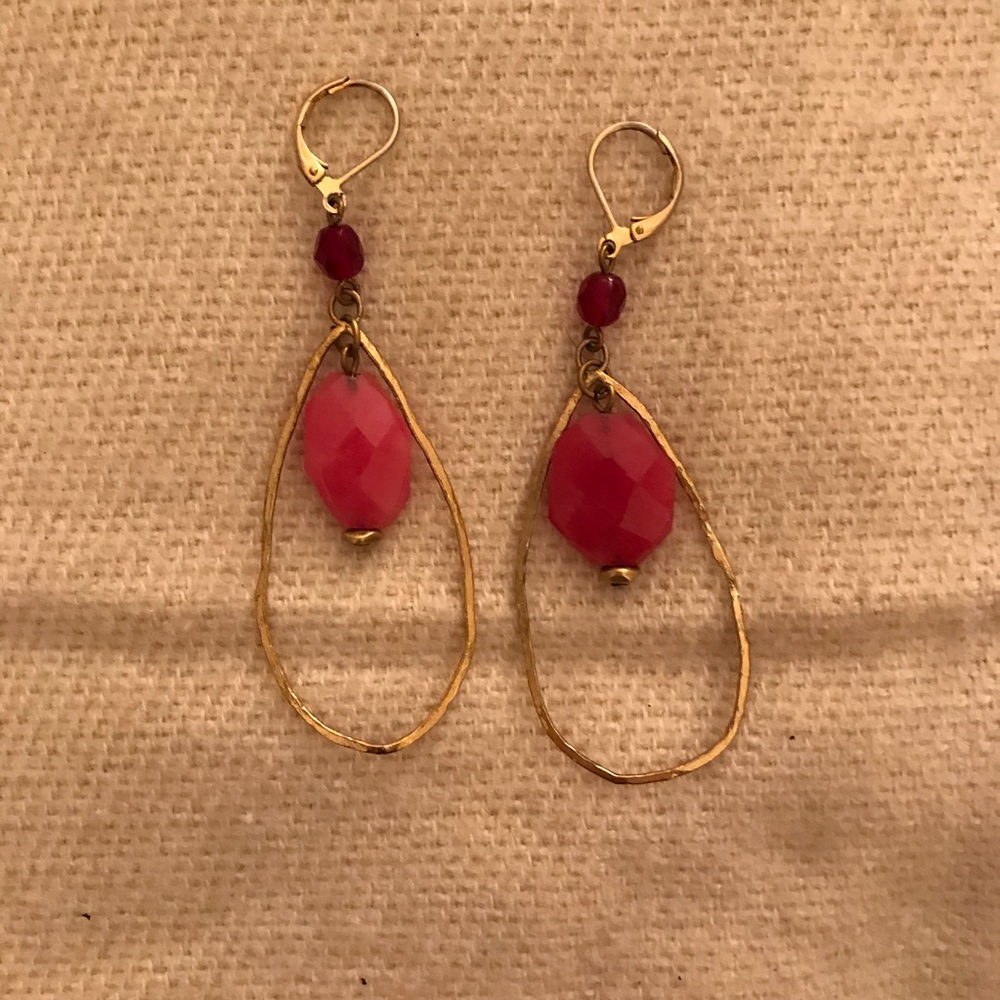 RARE gold round earrings with reddish pink stones